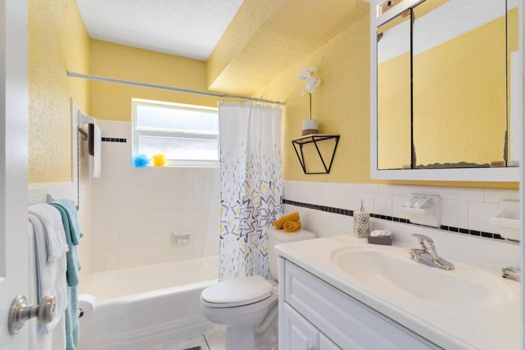 Ocean 20 - Sunny Seaside Apartment Indian Harbour Beach Exterior photo