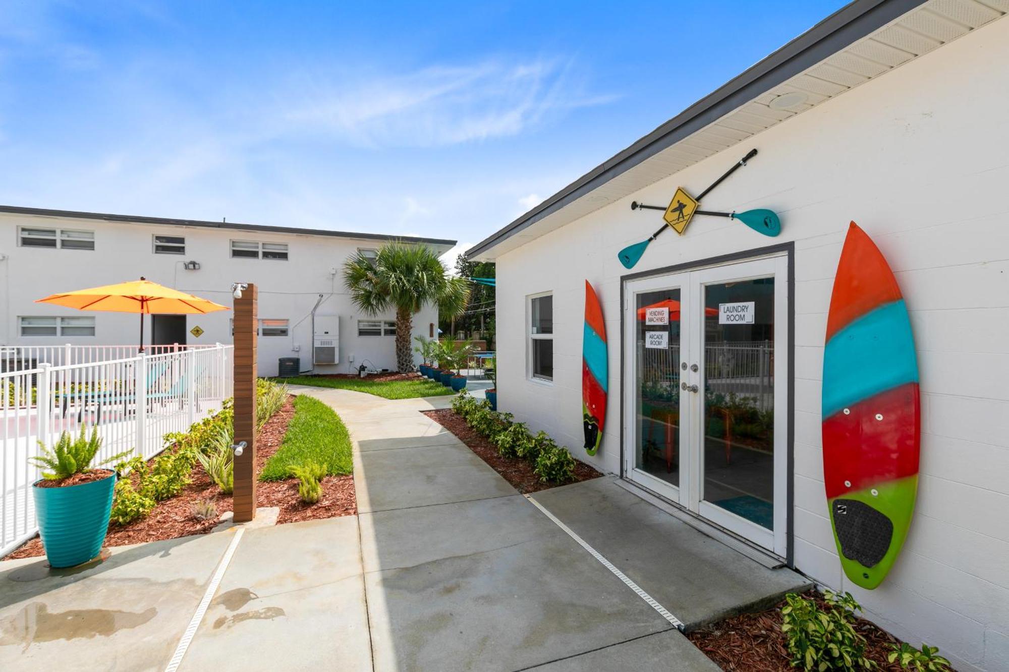 Ocean 20 - Sunny Seaside Apartment Indian Harbour Beach Exterior photo