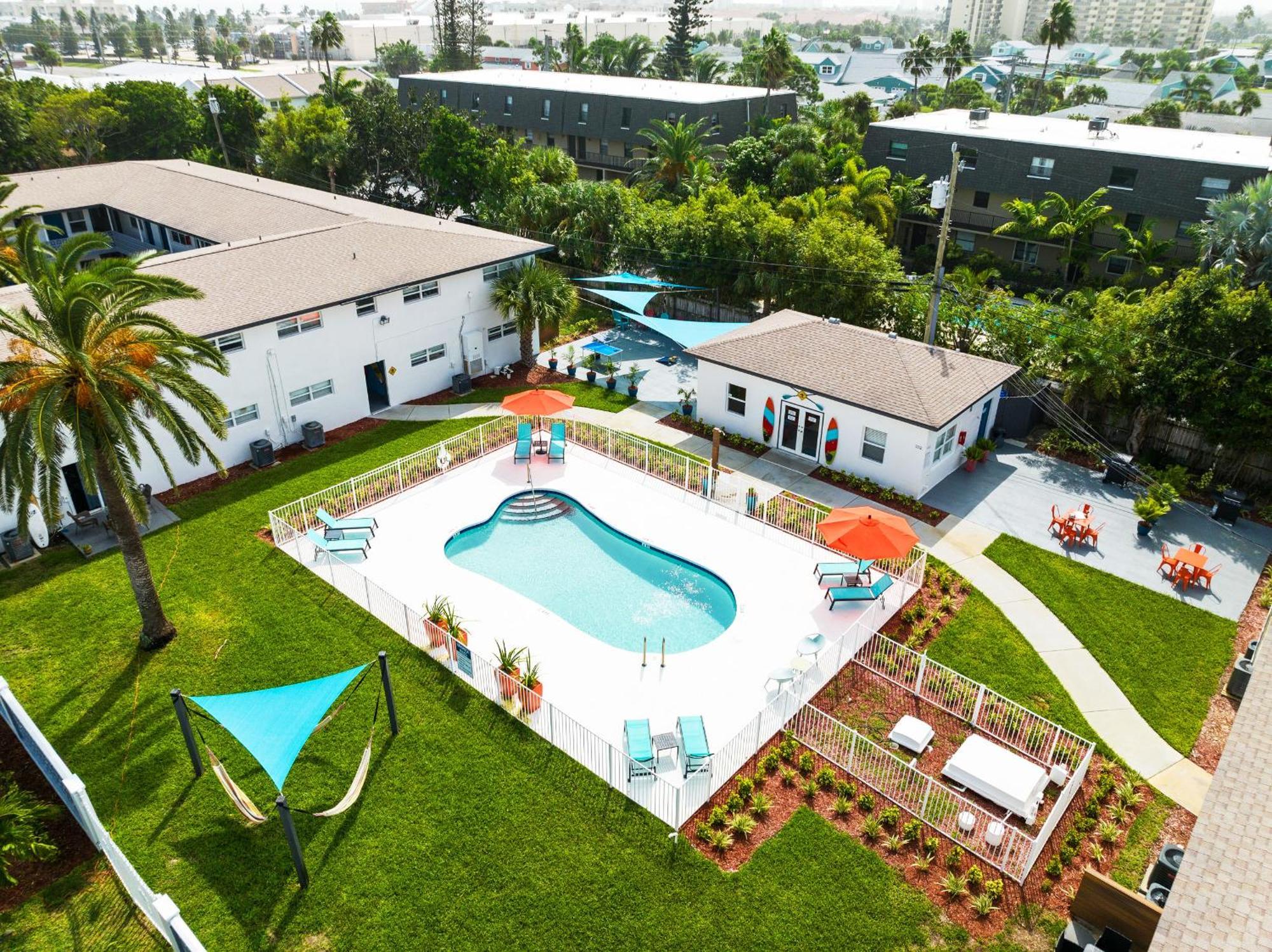 Ocean 20 - Sunny Seaside Apartment Indian Harbour Beach Exterior photo